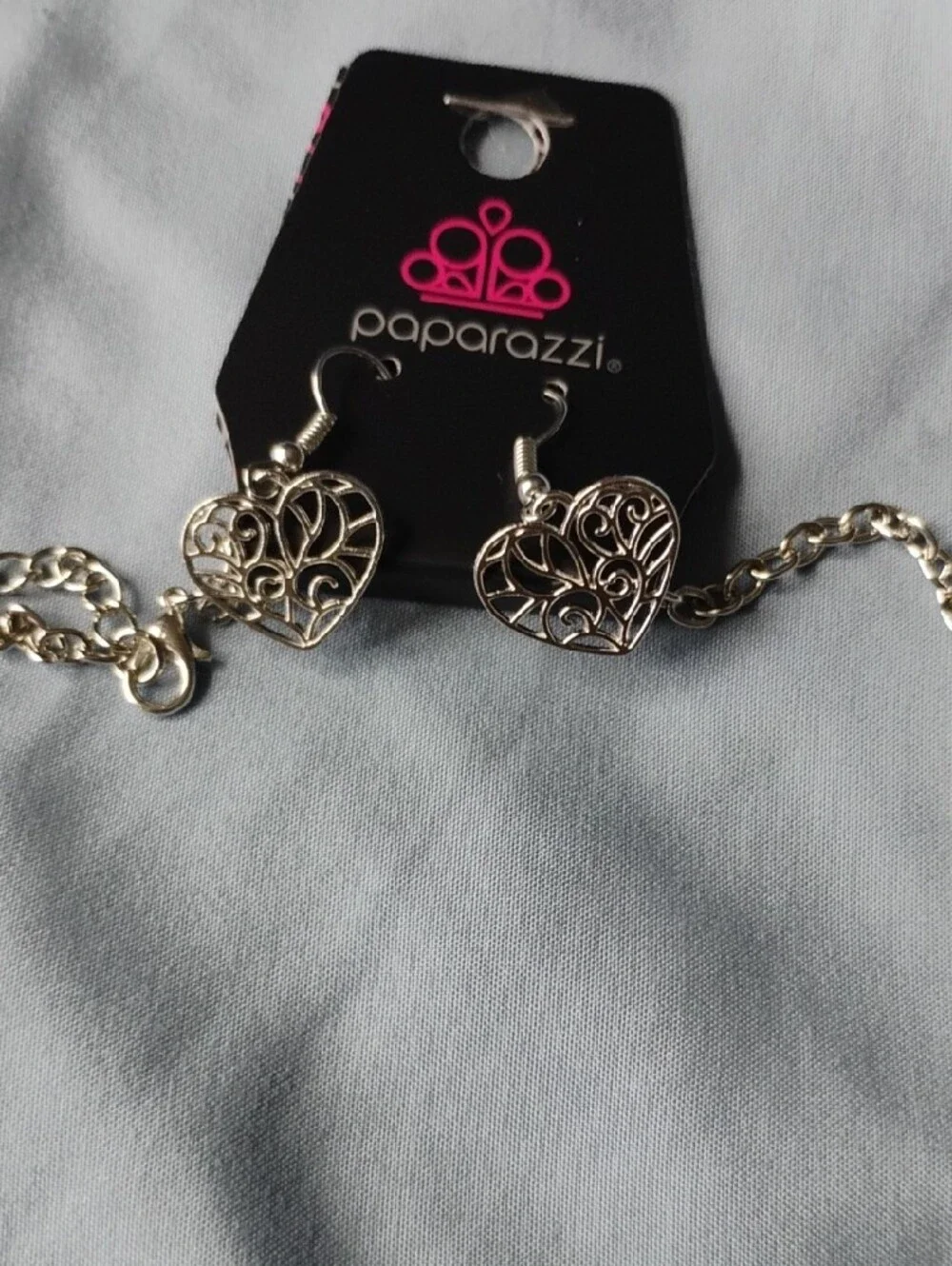 ❤️ paparazzi Silver Filigree Heart Charm Necklace Set ♥️